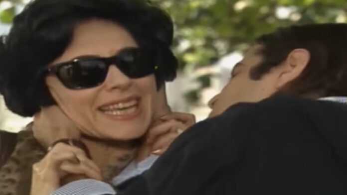 Tato agride Diná sob influência de Alexandre