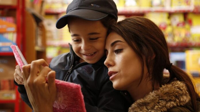 Zeynep e Melek chegam a Istambul
