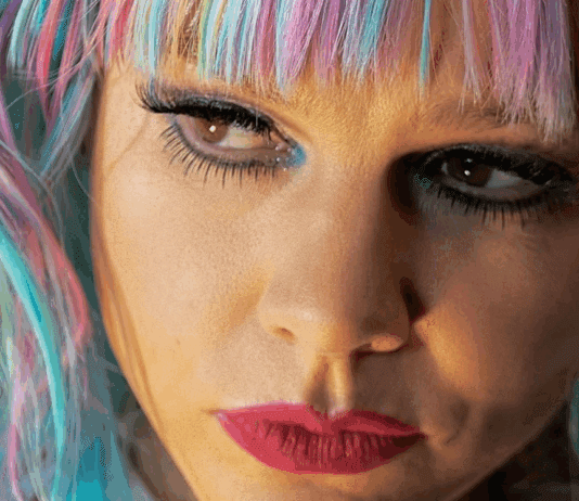 Domingo Maior de hoje (26) exibe Bela Vingança – Humor ácido e uma protagonista inesquecível