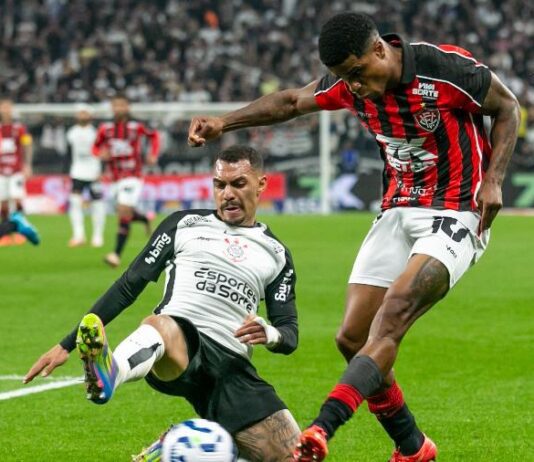 Vitória x Corinthians: Onde assistir a Série A do Campeonato Brasileiro ao vivo neste sábado (25/10)