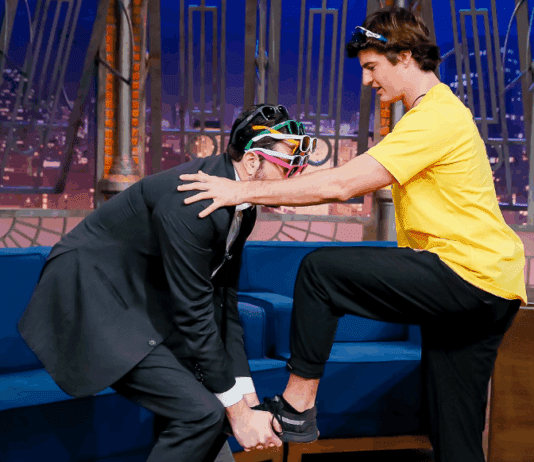 The Noite com Danilo Gentili desta terça (07/10) recebe Natan Por Aí, um dos maiores fenômenos digitais do Brasil