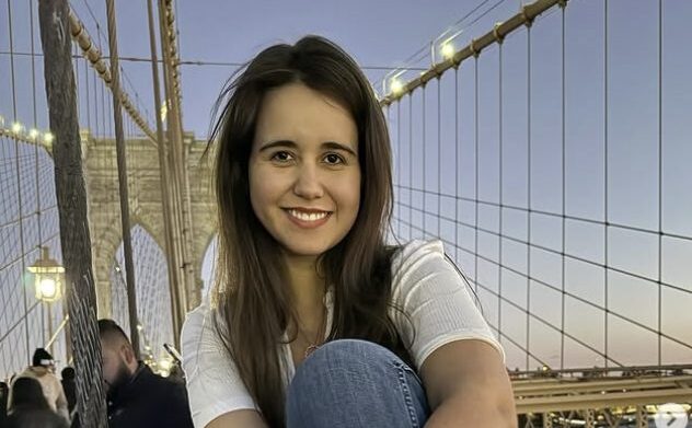 Jéssica Dorneles propõe novo olhar sobre o futuro da arte brasileira e defende a multicarreira como potência criativa global