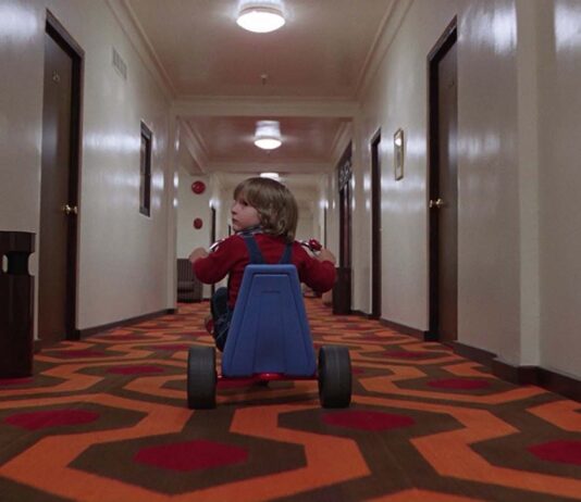 Clássico do terror O Iluminado retorna aos cinemas brasileiros em dezembro para celebrar 45 anos de sua estreia