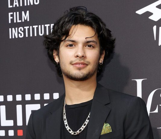 Xolo Maridueña é confirmado como Portgas D. Ace na 3ª temporada da série One Piece da Netflix