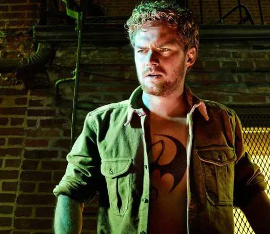 Finn Jones dá pistas de possível retorno ao MCU em meio ao revival de Demolidor