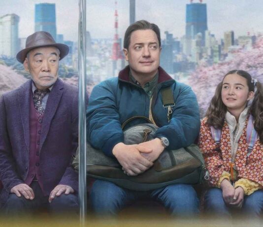 Crítica – Família de Aluguel observa afetos terceirizados e a solidão em uma cidade estrangeira