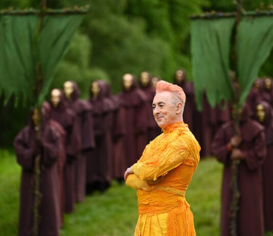 Mentiras e traições elevadas ao limite! “The Traitors” retorna ao Universal+ com sua temporada mais explosiva