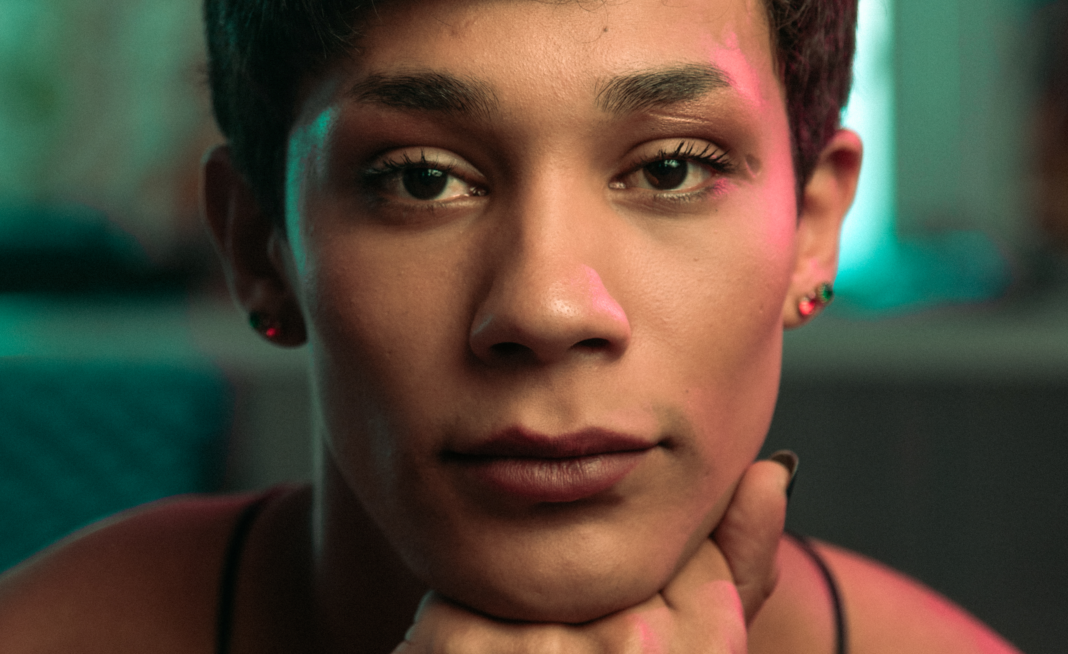 Disponível no YouTube, “7 Dias da Semana” propõe debate sobre oportunidades e diversidade para pessoas trans