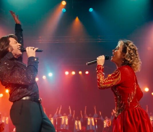 Crítica – Song Sung Blue: Um Sonho A Dois é um romance musical que surpreende pela sensibilidade