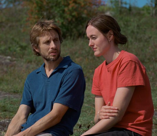 Stellan Skarsgård emociona no Globo de Ouro e fortalece a trajetória de Valor Sentimental nos cinemas