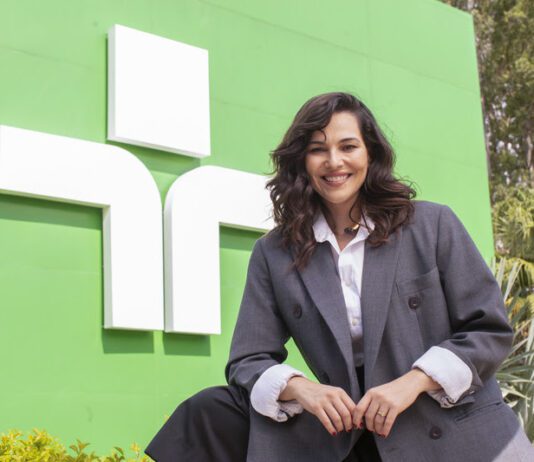 Tainá Müller assume o comando do Café Filosófico e marca nova fase do clássico da TV Cultura