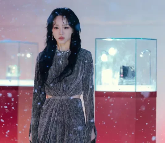 Cena tensa de “A Arte de Sarah” revela conexão inesperada entre suspeita e detetive na nova série da Netflix