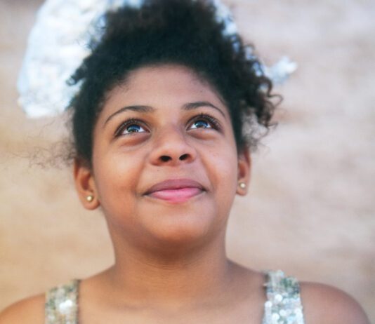 “A Fabulosa Máquina do Tempo” emociona na Berlinale e consolida presença brasileira na competição de documentários