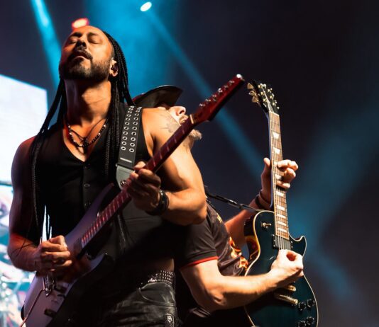 Angra anuncia show histórico no Espaço Unimed com Rebirth na íntegra e reencontro da formação “Nova Era”