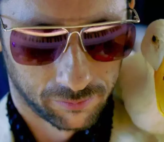 Diretor israelense confronta o Estado em “Yes”, sátira política que estreia nos cinemas em 12 de fevereiro