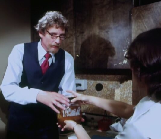 Trailer do reboot de Faces of Death provoca choque ao repensar violência e realidade na era digital