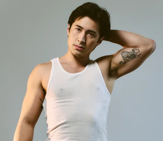 Dylan O’Brien conduz Hudson Williams por negócio fraudulento e violento em “Apparatus”, estreia de Sofia Banzhaf