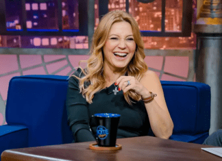 No The Noite com Danilo Gentili (26/3), Patrícia de Sabrit relembra momentos marcantes de sua carreira