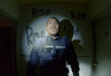 Terror em estilo found footage “POV: Presença Oculta” chega aos cinemas e aposta em narrativa claustrofóbica vista pelas câmeras de policiais