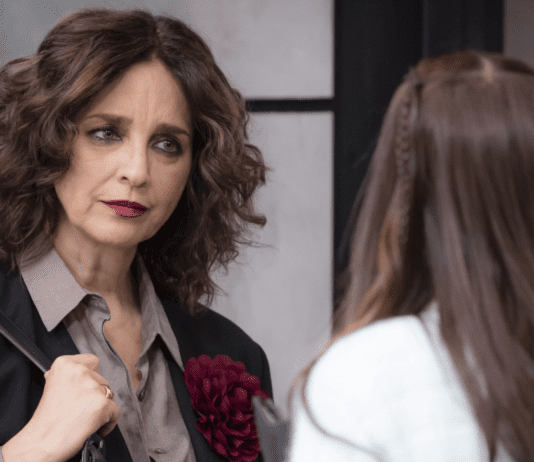 Resumo da novela Presente de Amor de hoje (26) – Fausta executa plano secreto com a mãe de Bárbara