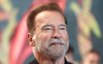 Arnold Schwarzenegger esculpe corpo de bárbaro para Conan 2 e retorna à ação épica