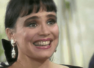 Resumo da novela Rainha da Sucata de sexta (27/3) – Casamento de Maneco e Nicinha marca início de perseguições