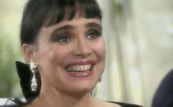 Resumo da novela Rainha da Sucata de sexta (27/3) – Casamento de Maneco e Nicinha marca início de perseguições