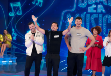 No Programa Silvio Santos com Patricia Abravanel, Luan Pereira, Gustavo Tubarão, Victor Sarro e Renato Albani comandam noite com Jogo das 3 Pistas