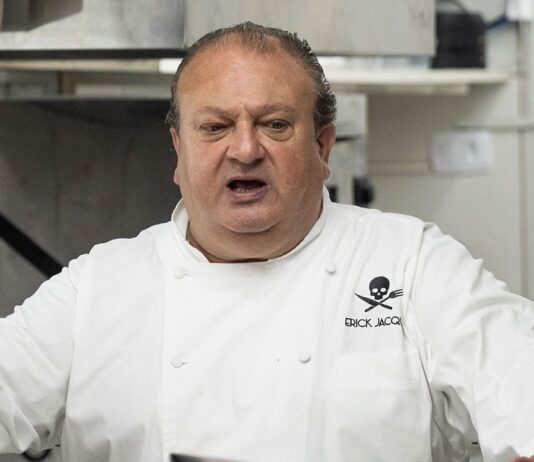 No Pesadelo na Cozinha desta terça (07), Erick Jacquin enfrenta caos e resistência no Café Cultura Bar em Belo Horizonte