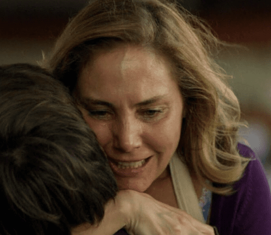 Resumo da novela Avenida Brasil de segunda (06/04) – Monalisa decide adotar Iran após sobreviver a grave acidente