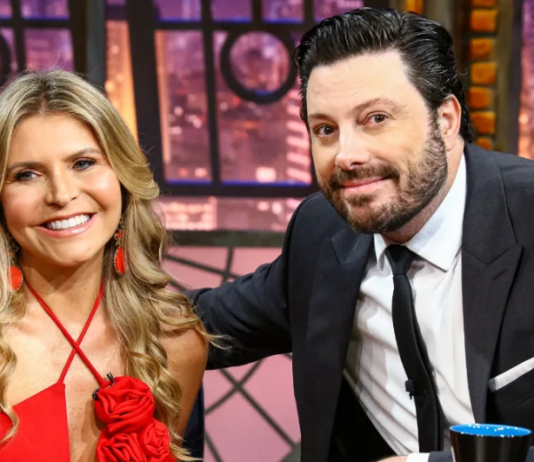 No The Noite (22), Danilo Gentili entrevista Márcia Sensitiva e Ana Leal com previsões e histórias pessoais