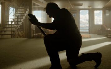 Digger | Warner revela prévia inédita com Tom Cruise irreconhecível em comédia sombria