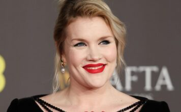 Emerald Fennell entra em negociações para comandar reboot de Instinto Selvagem e traz nova abordagem ao clássico dos anos 90