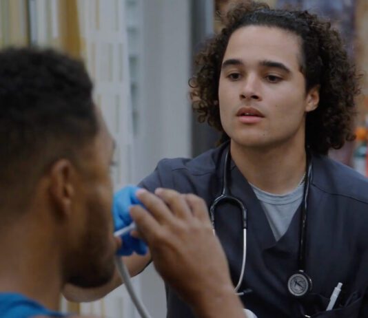 The Pitt | Jalen Thomas Brooks diz que elenco segue sem informações sobre 3ª temporada
