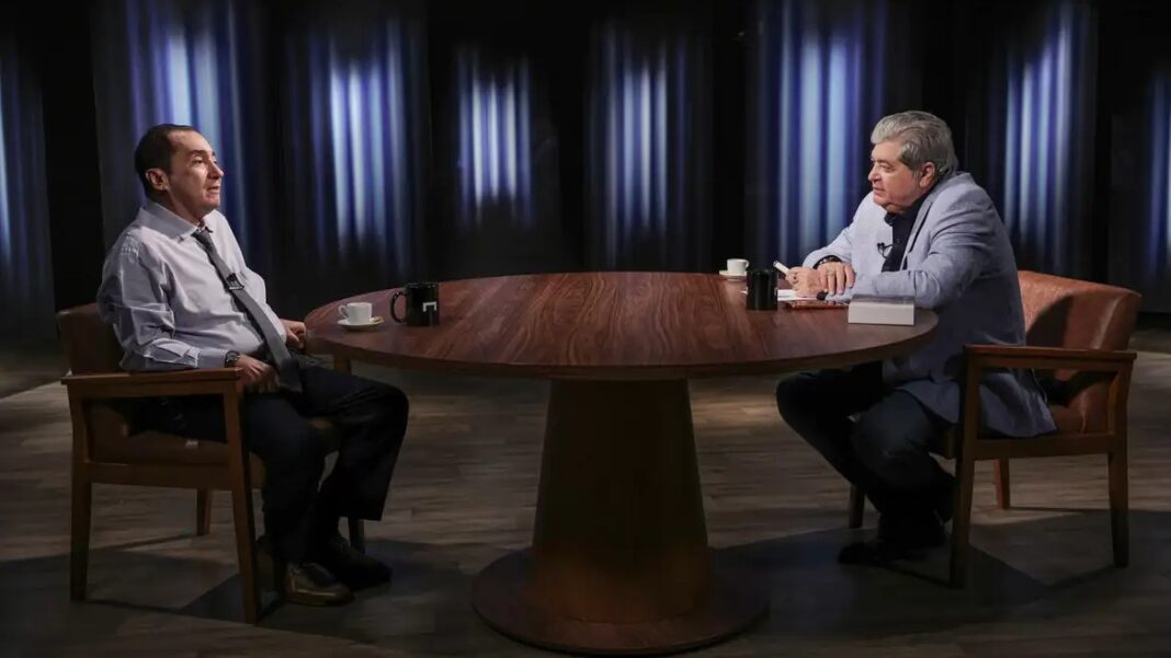 Jorge Kajuru revela bastidores da política e da TV em entrevista a Datena no Na Mesa desta terça (7)