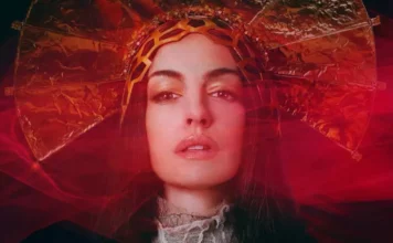 Mother Mary | Musical da A24 com Anne Hathaway e Michaela Coel ganha trailer e destaca romance intenso nos bastidores da fama