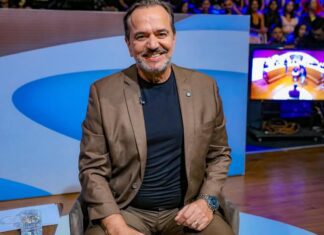 No The Noite com Danilo Gentili desta quarta (01/04), Ricardo Ventura revela segredos da linguagem corporal e das fake news