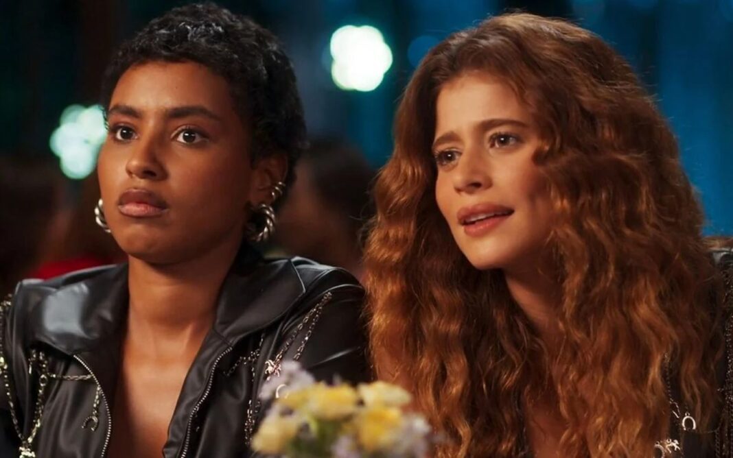 Resumo da novela Coração Acelerado de sexta Eduarda e Agrado surpreendem Leandro com sucesso do show