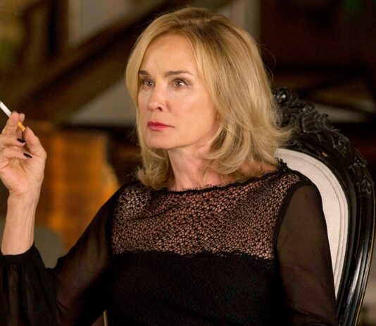 Jessica Lange retorna à 13ª temporada de American Horror Story e marca um capítulo histórico na série