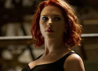 Batman: Parte 2 escala Scarlett Johansson como peça-chave no arco de Harvey Dent e futuro Duas-Caras