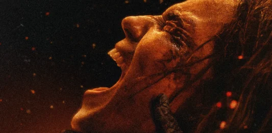 A Morte do Demônio: Em Chamas estreia nos cinemas e coloca a franquia Evil Dead diante de um novo pesadelo