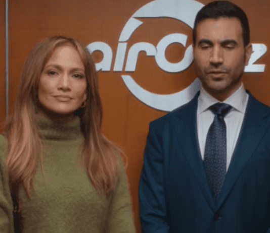 Paixão de Escritório | Jennifer Lopez e Brett Goldstein vivem romance no trailer da nova comédia da Netflix