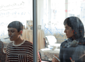 “Surda” ganha força nos cinemas e chega a Volta Redonda após trajetória premiada em Berlim e no Goya