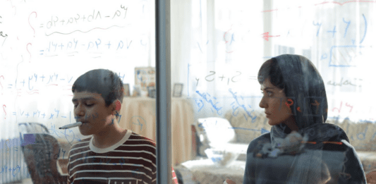 “Surda” ganha força nos cinemas e chega a Volta Redonda após trajetória premiada em Berlim e no Goya