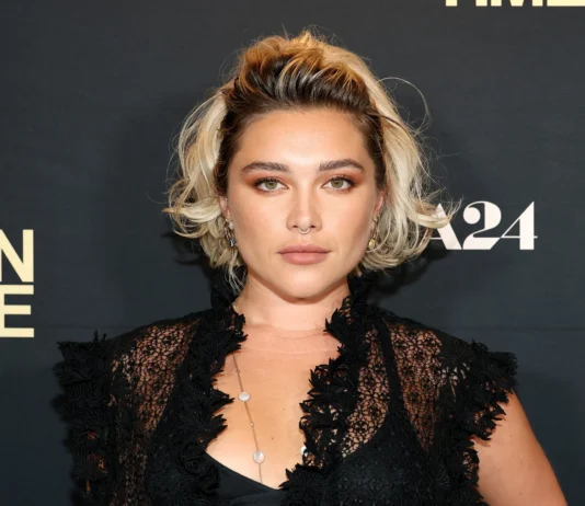 Paramount negocia adaptação milionária de A Biblioteca da Meia-Noite com Florence Pugh e leva aos cinemas um dos livros mais comentados dos últimos anos
