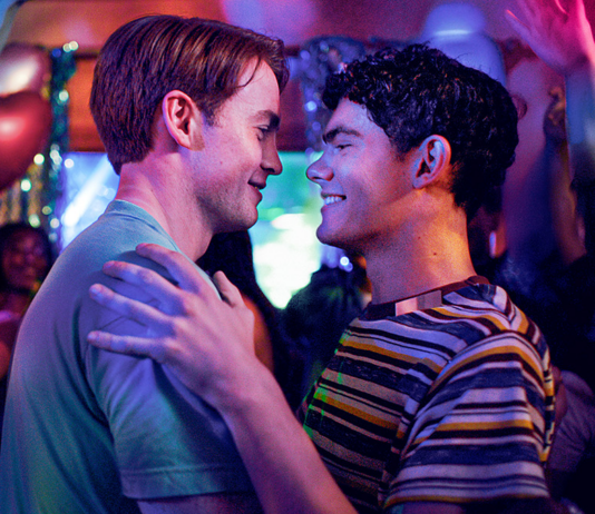 Heartstopper Para Sempre mostra Nick e Charlie lidando com o futuro nas primeiras imagens do filme final da Netflix