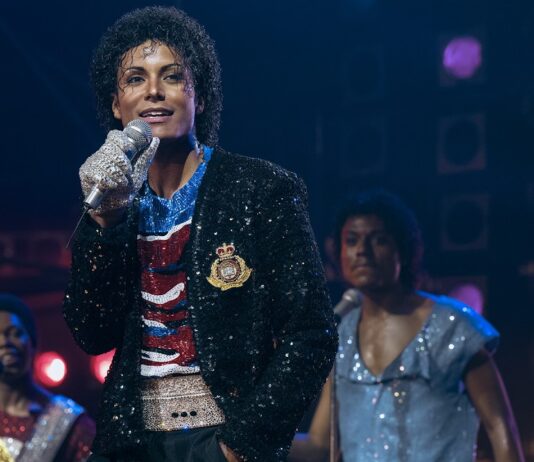 Michael atropela recordes nas bilheterias e transforma cinebiografia do Rei do Pop em fenômeno mundial