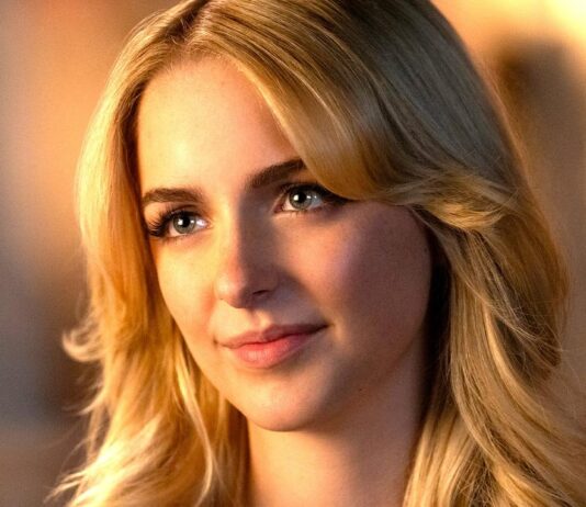 The Official Mistress | Comédia romântica com Mckenna Grace na França do fim da monarquia