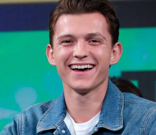 Tom Holland fala sobre “passar o manto” do Homem-Aranha enquanto o novo filme do herói avança e aponta mudanças importantes no futuro da franquia no MCU