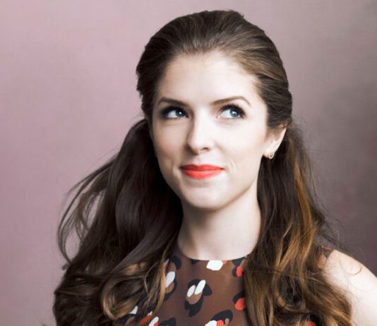 Anna Kendrick assume direção de Os Sete Maridos de Evelyn Hugo e adaptação da Netflix começa a ganhar forma